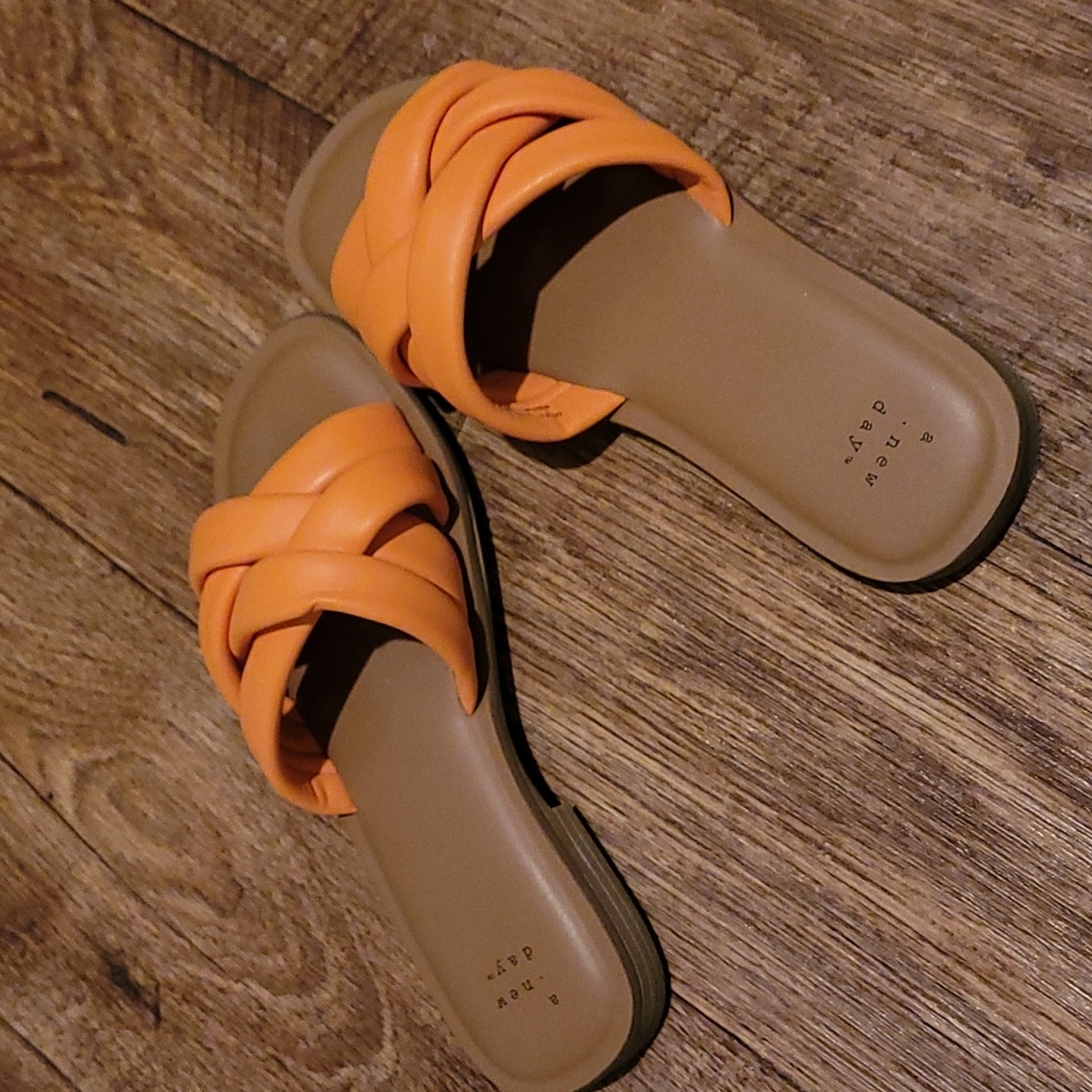 Sandals - Picture 2 of 4